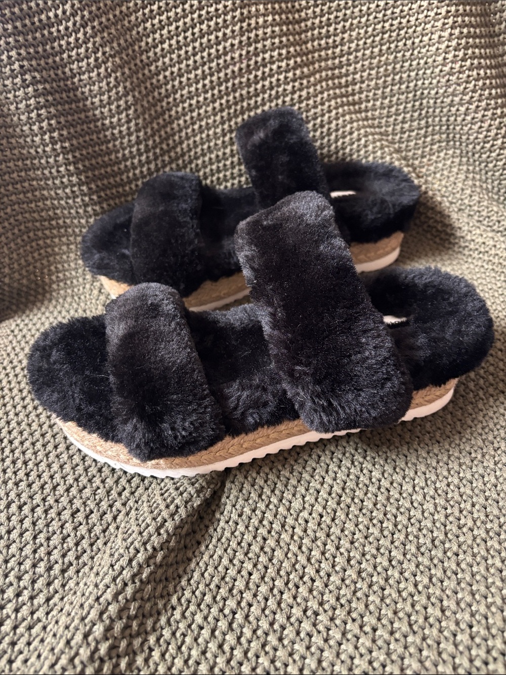 Steve Madden Katana Women's black faux fur slides size 8